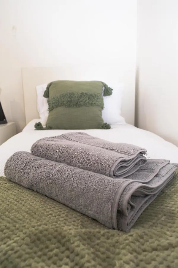 Leeds Lodge 0*, Leeds (West Yorkshire)