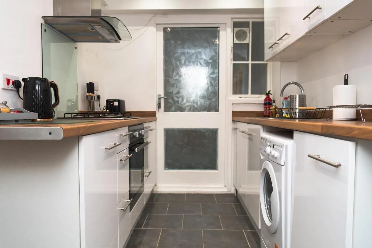 Leeds Lodge 0*, Leeds (West Yorkshire) Regno Unito